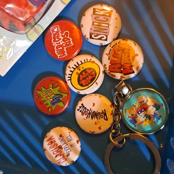 Nickelodeon keychain pins Funko Pop Rugrats Limited Edition Chuckie Lip Gloss - Picture 5 of 5